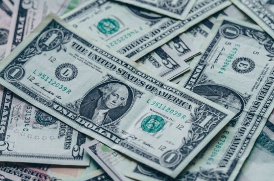 Benefits of investing in dollars in Orlando