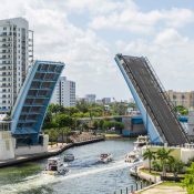 El río Miami, un destino turístico popular, con opciones de alquiler para disfrutar de su belleza natural.