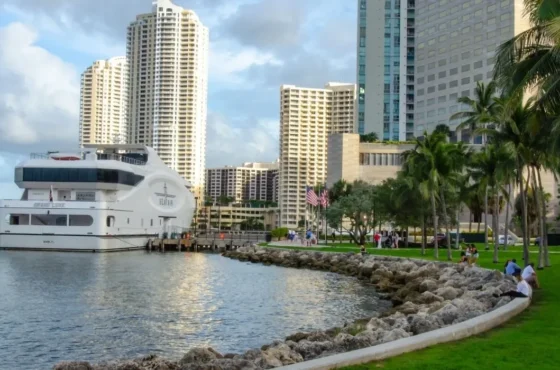 Invertir en Miami 2026: Guía para el inversionista extranjero