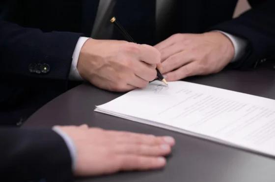 Trust revocable vs LLC para proteger tu propiedad en Florida